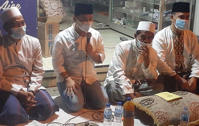 Bangun Kebersamaan, Gus Barra Hadiri Silaturahim dan Manaqiban di Rumah Warga Desa Lakardowo Jetis Bangun Kebersamaan, Gus Barra Hadiri Silaturahim dan Manaqiban di Rumah Warga Desa Lakardowo Jetis