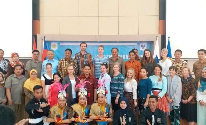 UTM Bangkalan Kedatangan Mahasiswa dari University Pulaski Ceko