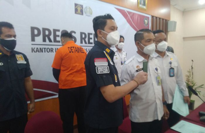 Lampaui Izin Tinggal, Imigrasi Kelas 1 Tanjung Perak Surabaya Deportasi WNA Pakistan Lampaui Izin Tinggal, Imigrasi Kelas 1 Tanjung Perak Surabaya Deportasi WNA Pakistan