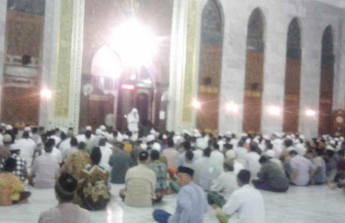 Sambut Super Blue Blood Moon, Masyarakat Pamekasan Salat Khusuf Bersama Sambut Super Blue Blood Moon, Masyarakat Pamekasan Salat Khusuf Bersama