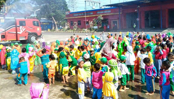PLN Gelar Sekolah Tangguh Bencana, Libatkan 500 Anak TK dan RA di Hari Anak Nasional 2025 PLN Gelar Sekolah Tangguh Bencana, Libatkan 500 Anak TK dan RA di Hari Anak Nasional 2025