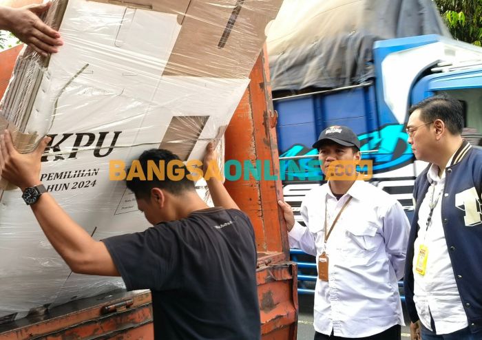 KPU Kota Blitar Terima Logistik Kotak Suara untuk Pilwali 2024 KPU Kota Blitar Terima Logistik Kotak Suara untuk Pilwali 2024