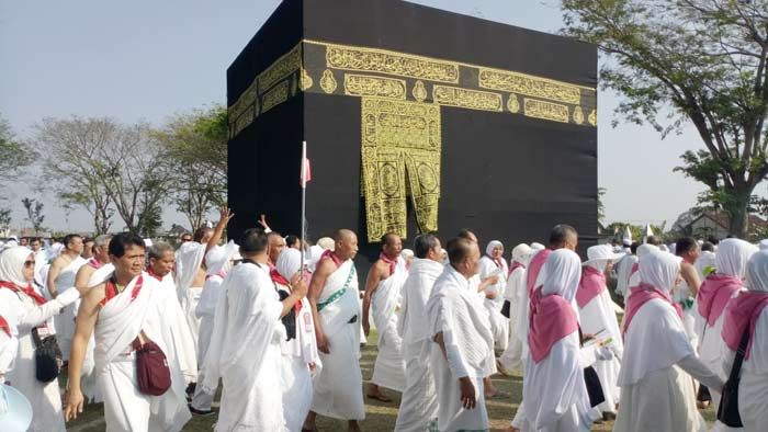 Gandeng Kemenag Tuban, PT Semen Indonesia Bimbing CJH Latihan Haji Gandeng Kemenag Tuban, PT Semen Indonesia Bimbing CJH Latihan Haji