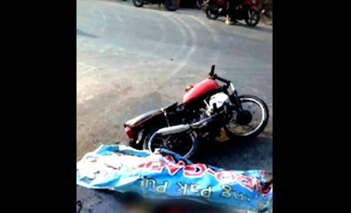 Kecelakaan di Raya Sambiroto Mojokerto, Mbah Min Tewas Usai Tabrak Truk Kecelakaan di Raya Sambiroto Mojokerto, Mbah Min Tewas Usai Tabrak Truk