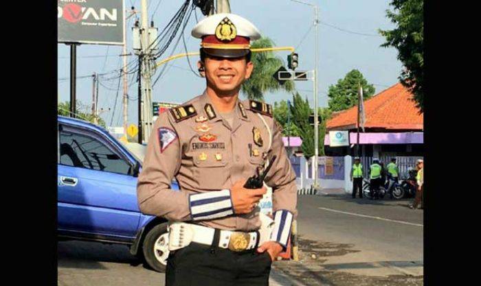 Cegah Praktik Pungli dan Calo di Samsat Sidoarjo, Kanit Regident Iptu Engkos Pasang CCTV Cegah Praktik Pungli dan Calo di Samsat Sidoarjo, Kanit Regident Iptu Engkos Pasang CCTV