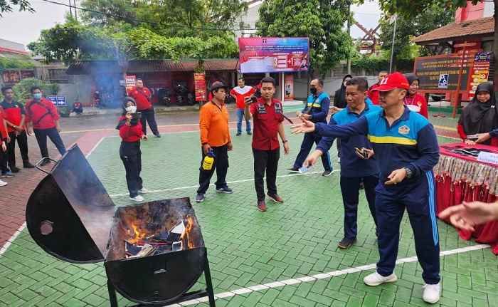 Tim Satops Patnal Musnahkan Barang Bukti Hasil Penggeledahan Lapas/Rutan Tim Satops Patnal Musnahkan Barang Bukti Hasil Penggeledahan Lapas/Rutan