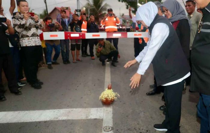 Gubernur Khofifah Resmikan Pintu Perlintasan KA dan Pos Jaga di Banyuwangi