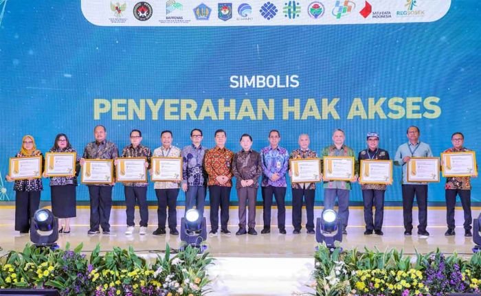 Pj Gubernur Jatim Hadiri Peluncuran Data Regsosek Bappenas di Jakarta Pj Gubernur Jatim Hadiri Peluncuran Data Regsosek Bappenas di Jakarta