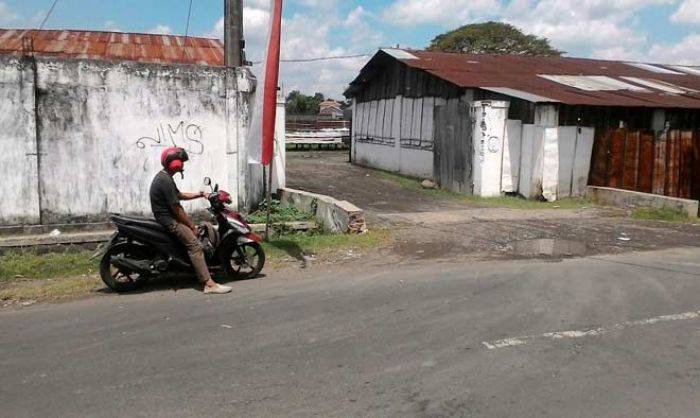 Warga Kepatihan Tulungagung Resahkan Bau Busuk Warga Kepatihan Tulungagung Resahkan Bau Busuk
