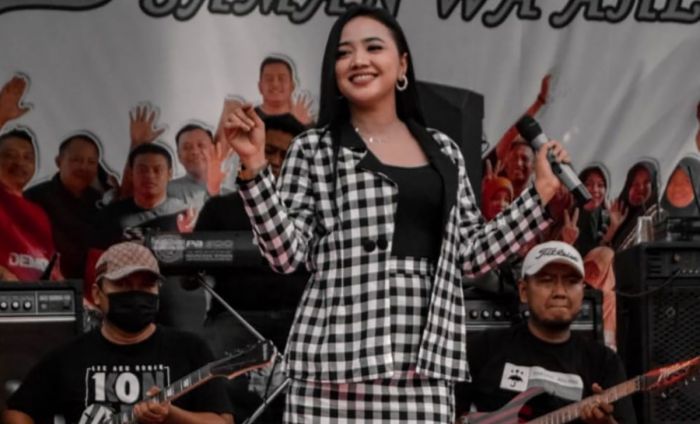 Siska Valentina, Biduan Dangdut dari Sidoarjo yang Rela Jual Kopi Siska Valentina, Biduan Dangdut dari Sidoarjo yang Rela Jual Kopi