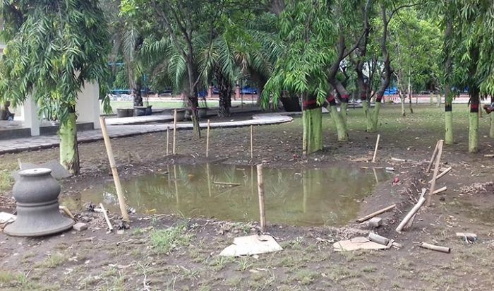 Pasca Pemutusan Kontrak Proyek Revitalisasi, Kondisi Alun-alun Probolinggo Memprihatikan Pasca Pemutusan Kontrak Proyek Revitalisasi, Kondisi Alun-alun Probolinggo Memprihatikan