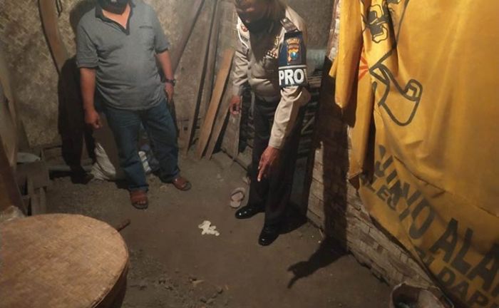 Seorang Pria di Jombang Nekat Gorok Leher Sendiri dengan Sabit