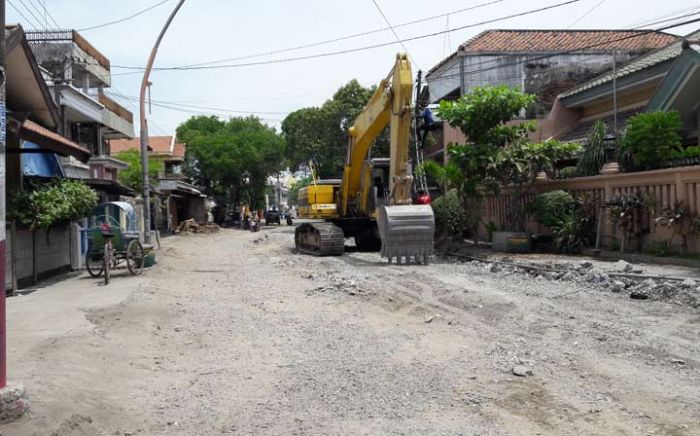 Perbaikan Jalan Harun Thohir Dikhawatirkan Tak Rampung Perbaikan Jalan Harun Thohir Dikhawatirkan Tak Rampung
