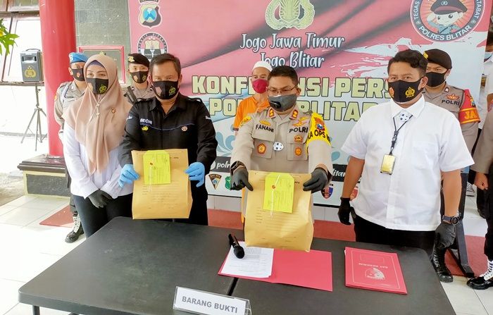 Setubuhi Anak Tetangga di Kandang Ayam, Pria Paruh Baya di Blitar Diamankan Polisi Setubuhi Anak Tetangga di Kandang Ayam, Pria Paruh Baya di Blitar Diamankan Polisi