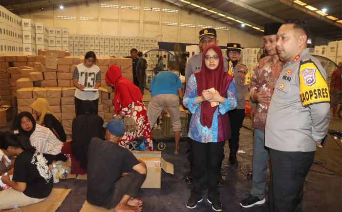 Usai Sertijab, Kapolres Pasuruan Langsung Tinjau Gudang Logistik Pemilu 2024 Usai Sertijab, Kapolres Pasuruan Langsung Tinjau Gudang Logistik Pemilu 2024