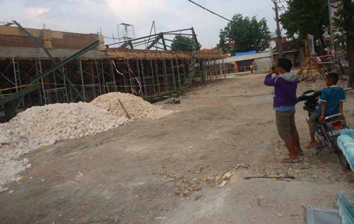Pembangunan Terburu-buru karena Dikejar Waktu jadi Penyebab Pasar Kalitidu Bojonegoro Ambruk Pembangunan Terburu-buru karena Dikejar Waktu jadi Penyebab Pasar Kalitidu Bojonegoro Ambruk