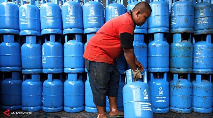 Awal 2015, Harga Elpiji 12 Kg Bakal Naik Rp18 Ribu Awal 2015, Harga Elpiji 12 Kg Bakal Naik Rp18 Ribu