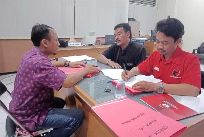 Mayoritas Parpol di Gresik Serahkan Perbaikan Berkas Bacaleg di H-2 dan H-1 Batas Pengumpulan Mayoritas Parpol di Gresik Serahkan Perbaikan Berkas Bacaleg di H-2 dan H-1 Batas Pengumpulan