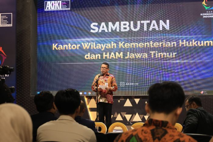 Di AKHKI Expo 2024, Kakanwil Kemenkumham Jatim Sebut Pemohon Perlindungan KI Meningkat Di AKHKI Expo 2024, Kakanwil Kemenkumham Jatim Sebut Pemohon Perlindungan KI Meningkat