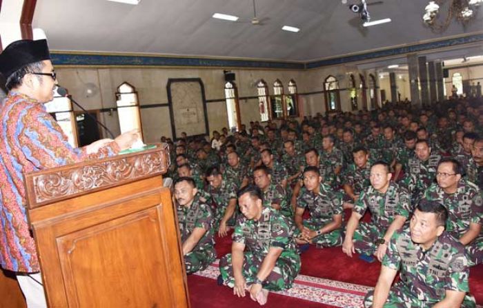 Prajurit Koarmatim Diajak Amalkan Surat At Talaq agar Lebih Tangguh Prajurit Koarmatim Diajak Amalkan Surat At Talaq agar Lebih Tangguh
