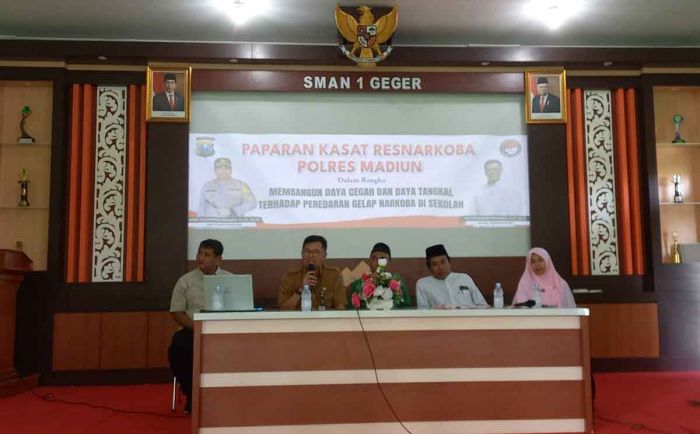 Satresnarkoba Polres Madiun Gelar Sosialisasi di SMAN 1 Geger