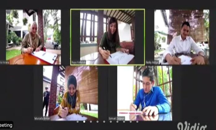 Lima Artis Istri Tercinta Sapa Penggemar secara Virtual Lima Artis Istri Tercinta Sapa Penggemar secara Virtual