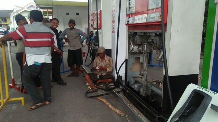 Pipa Bocor, SPBU di Sidokare Sidoarjo Kehilangan 3,7 Ton Minyak Pertalite Pipa Bocor, SPBU di Sidokare Sidoarjo Kehilangan 3,7 Ton Minyak Pertalite