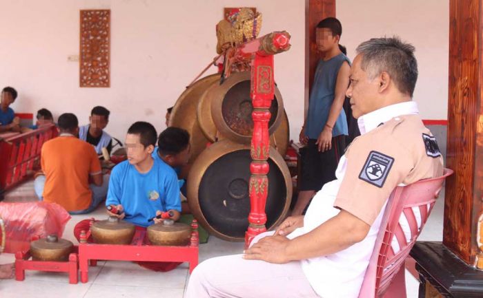 Lapas Kediri Hidupkan Seni Gamelan untuk WBP Lapas Kediri Hidupkan Seni Gamelan untuk WBP