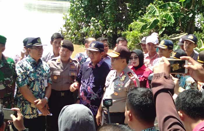 Kapolda Jatim Sambangi Korban Terdampak Banjir di Tuban