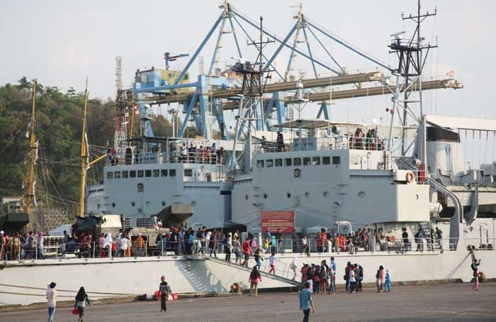 Kapal Perang TNI AL jadi Obyek Wisata Menarik Kapal Perang TNI AL jadi Obyek Wisata Menarik