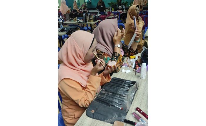 Semarak Peringatan Hari Ibu dan HUT DPW SMAN 2 Batu, dari Seminar Hingga Lomba Rias Semarak Peringatan Hari Ibu dan HUT DPW SMAN 2 Batu, dari Seminar Hingga Lomba Rias