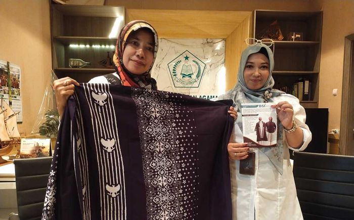 Seragam Haji Baru, Kepala Kemenag Tuban Imbau CJH Tidak Salah Pakai Seragam Haji Baru, Kepala Kemenag Tuban Imbau CJH Tidak Salah Pakai