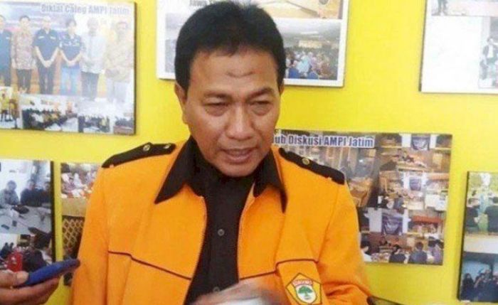 Yusuf Husni Ancam Bubarkan Kegiatan Perkumpulan Cirebon di Hotel Elmi Yusuf Husni Ancam Bubarkan Kegiatan Perkumpulan Cirebon di Hotel Elmi