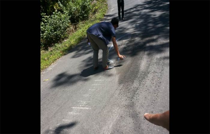 Akibat Kerap Dilewati Eskavator, Ruas Jalur Kampak-Munjungan Banyak yang Rusak Akibat Kerap Dilewati Eskavator, Ruas Jalur Kampak-Munjungan Banyak yang Rusak