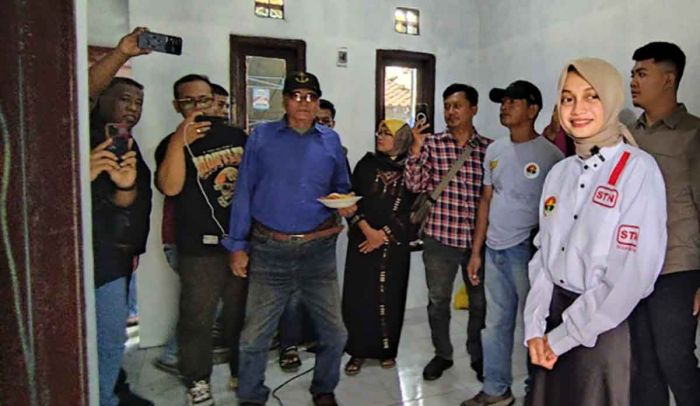 Bedah Rumah Mbah Rohman Rampung, Ketua Harian RTSN Kediri Tasyakuran Bareng Warga Bedah Rumah Mbah Rohman Rampung, Ketua Harian RTSN Kediri Tasyakuran Bareng Warga