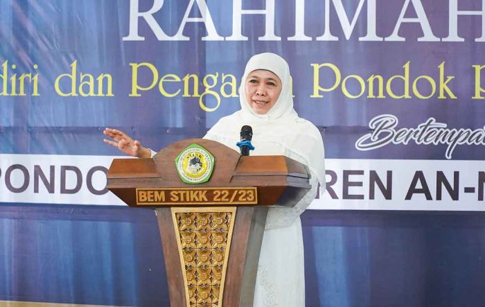 Di Haul ke-34 Syaikhuna KH Anwar Nur, Khofifah Berbagi Cerita soal Jatim Berkah Di Haul ke-34 Syaikhuna KH Anwar Nur, Khofifah Berbagi Cerita soal Jatim Berkah