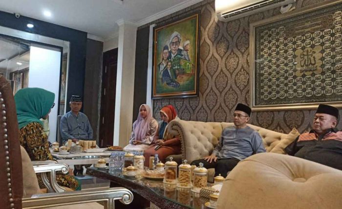 Sampaikan Amanat Ganjar-Mahfud, Tuan Guru Bajang Kunjungi Sejumlah Ponpes di Jombang Sampaikan Amanat Ganjar-Mahfud, Tuan Guru Bajang Kunjungi Sejumlah Ponpes di Jombang