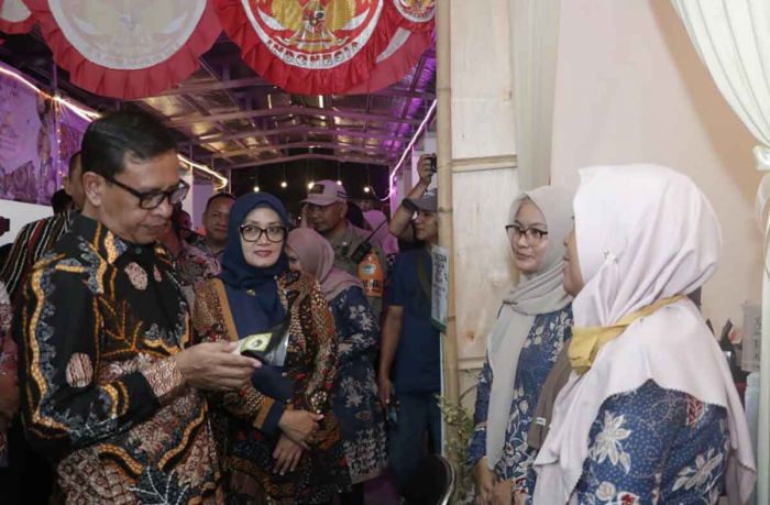 Dorong Pertumbuhan Ekonomi, Pj Bupati Pamekasan Buka Bazar UMKM Dorong Pertumbuhan Ekonomi, Pj Bupati Pamekasan Buka Bazar UMKM