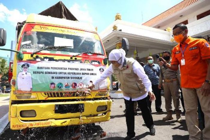 ​Besok Surabaya Raya Berlaku PSBB, Khofifah Kirim Sembako ke Sidoarjo dan Gresik