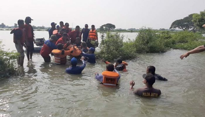 Dua Korban yang Terseret Banjir Kali Lamong di Cerme Gresik Ditemukan