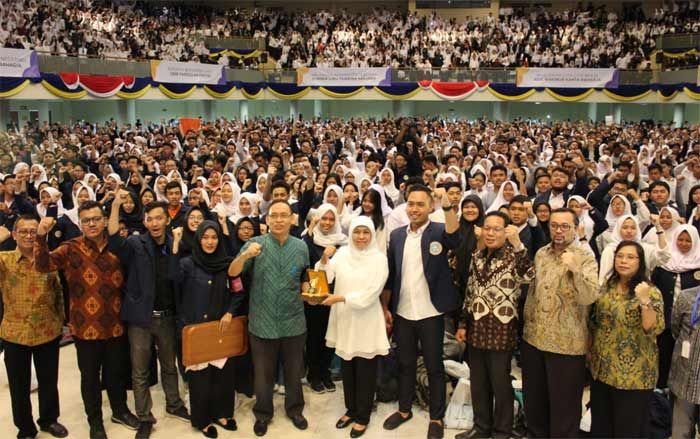 Khofifah Dorong Unair Jadi Lokomotif Revolusi Industri 4.0 Khofifah Dorong Unair Jadi Lokomotif Revolusi Industri 4.0