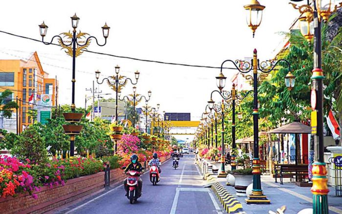 Cuaca Madiun Hari ini Senin, 6 Januari 2025: Diperkirakan Berawan dengan Suhu 23-27 °C Cuaca Madiun Hari ini Senin, 6 Januari 2025: Diperkirakan Berawan dengan Suhu 23-27 °C