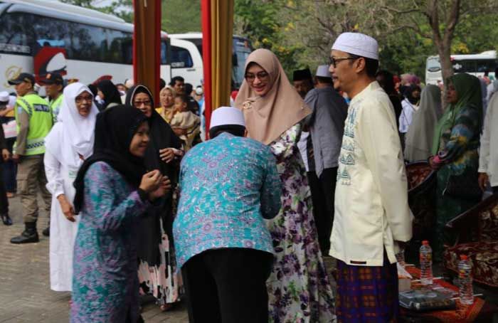 Bupati Tantri Sambut 793 Jamaah Haji: Semoga Menjadi Haji Mabrur dan Sempurna Bupati Tantri Sambut 793 Jamaah Haji: Semoga Menjadi Haji Mabrur dan Sempurna