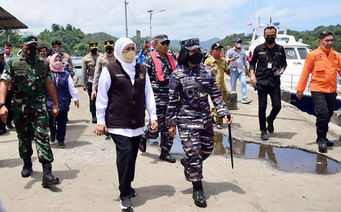 Gubernur Khofifah Hadiri Syukuran Nelayan dan Petik Laut di TPI Sendang Biru Malang Gubernur Khofifah Hadiri Syukuran Nelayan dan Petik Laut di TPI Sendang Biru Malang