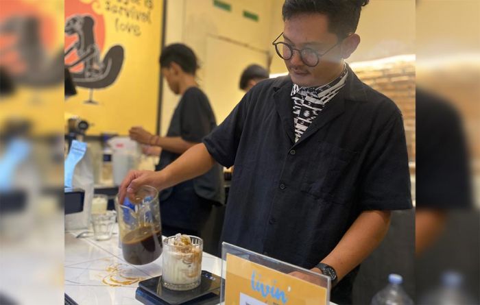 Sentuhan Modern Jajanan Lawas: Mencicipi Kopi Ledre Racikan Anang Ma’ruf di Deulleuda Coffee