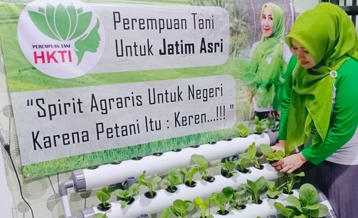 Perempuan Tani untuk Jatim Asri, Kado Hari Jadi Jawa Timur ke-75 Perempuan Tani untuk Jatim Asri, Kado Hari Jadi Jawa Timur ke-75