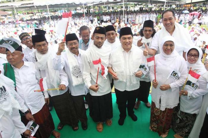 Deklarasi JKSN Jombang, Khofifah Nyanyikan Lagu Nissa Sabyan Deklarasi JKSN Jombang, Khofifah Nyanyikan Lagu Nissa Sabyan