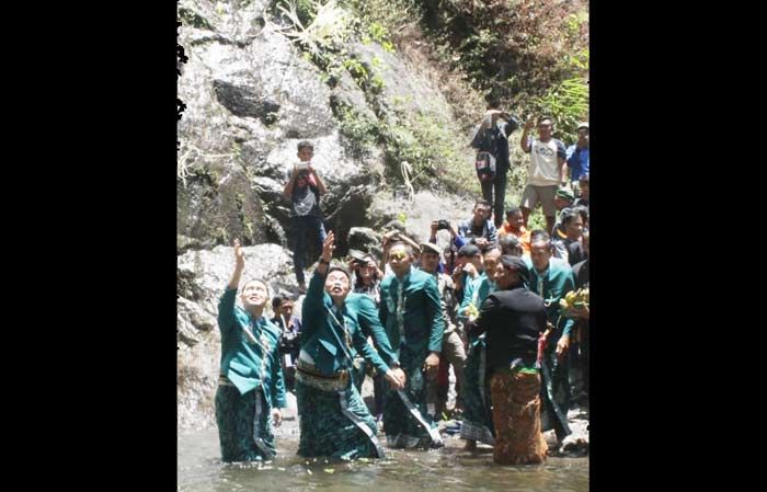 Bupati Nganjuk Siap Kenalkan Air Terjun Sedudo ke Mancanegara