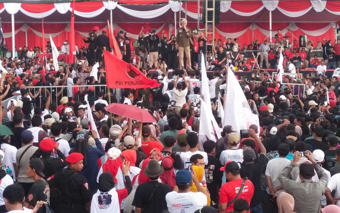 Sempat Terkendala Izin Tempat, Kampanye Ganjar di Tuban Tetap Berjalan Lancar Sempat Terkendala Izin Tempat, Kampanye Ganjar di Tuban Tetap Berjalan Lancar