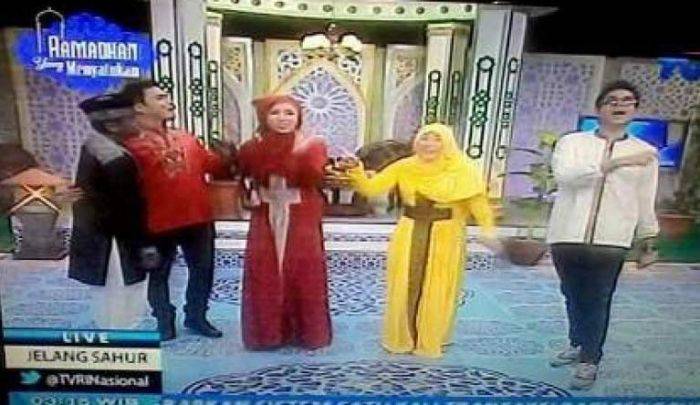 Tayangan Sahur Ramadan di TVRI Usung Simbol Salib
